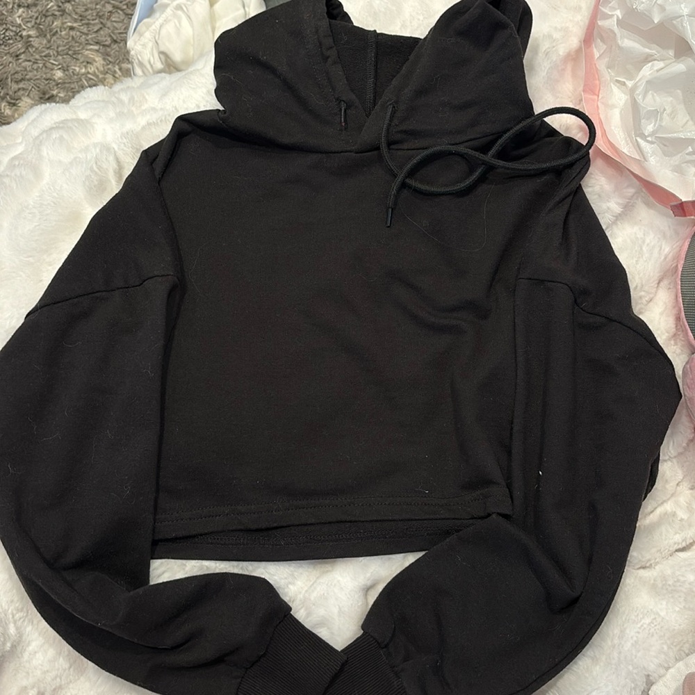cropped hoodie